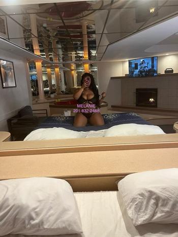 MEL, 21  female escort, Greenville