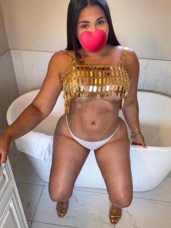 Mega, 25  female escort, Greenville
